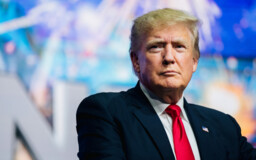 Трамп планирует встретиться с Путиным в Саудовской Аравии