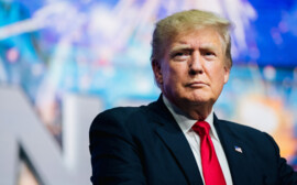 Трамп планирует встретиться с Путиным в Саудовской Аравии