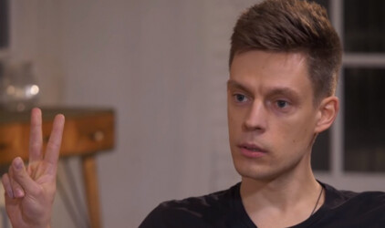 «Ощущения – кайф!»: Юрий Дудь похвастался эффектным дизайном на ногтях